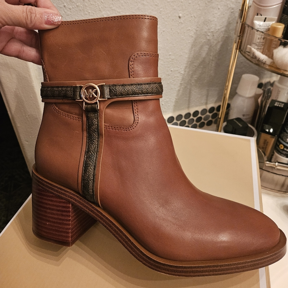 New Michael Kors Brown Block Heel Bootie